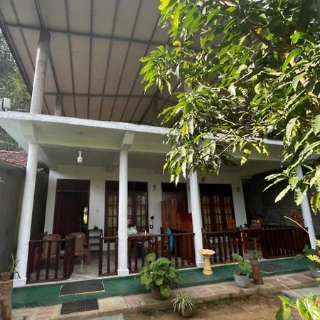 Pasan Guest Bed & Breakfast เอลลา ภายนอก รูปภาพ