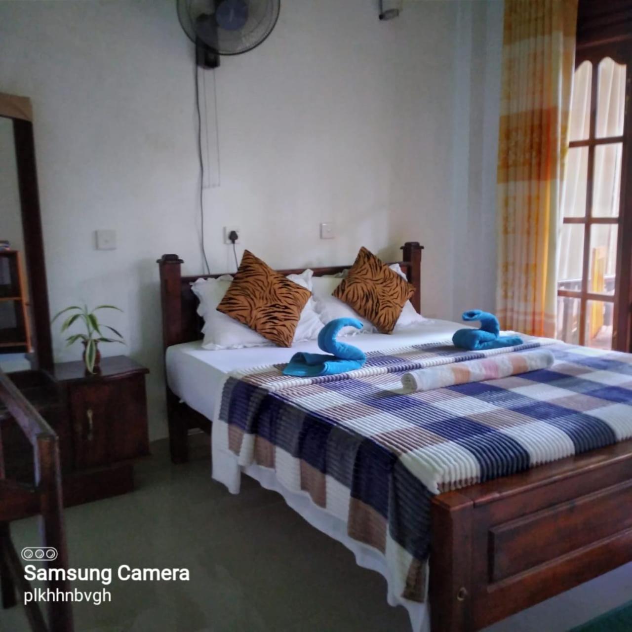 Pasan Guest Bed & Breakfast เอลลา ภายนอก รูปภาพ