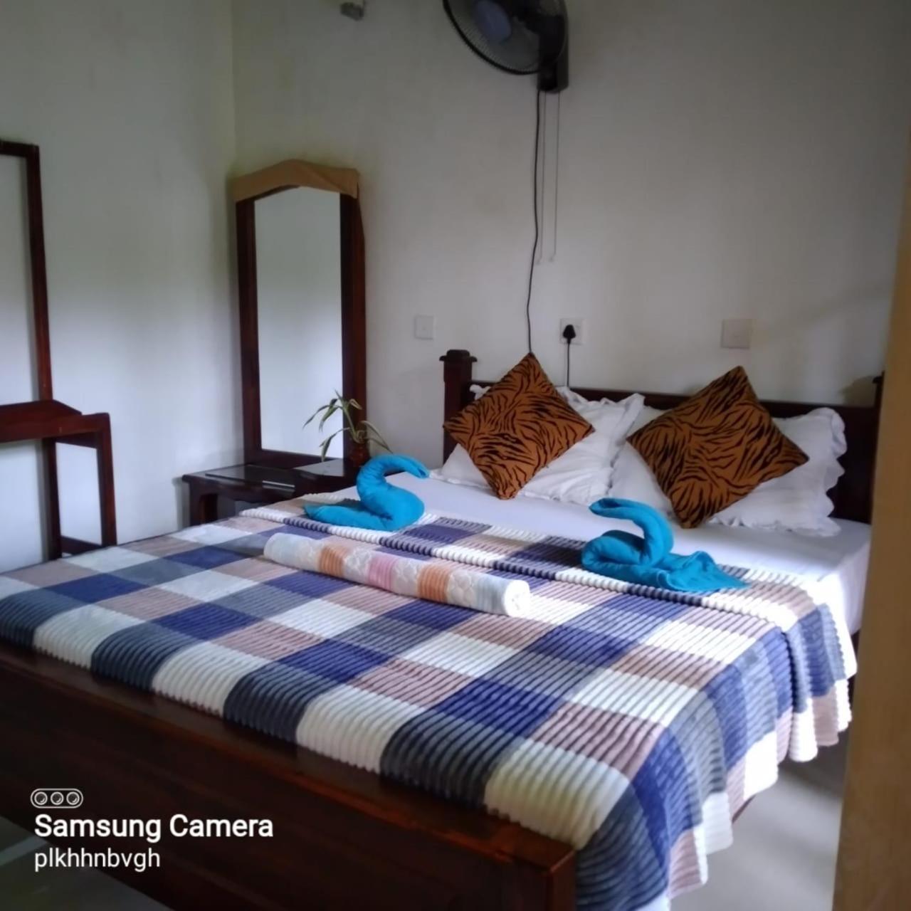 Pasan Guest Bed & Breakfast เอลลา ภายนอก รูปภาพ