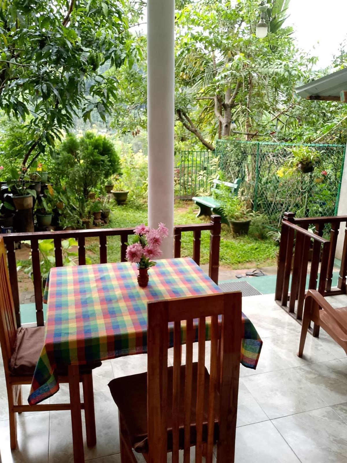Pasan Guest Bed & Breakfast เอลลา ภายนอก รูปภาพ